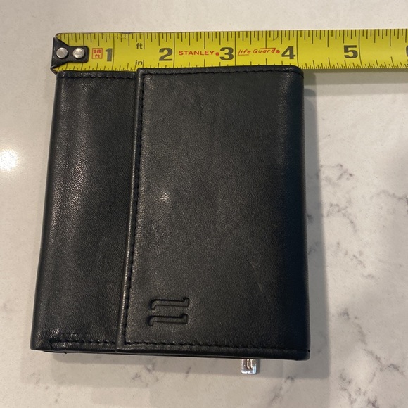 Black travel wallet - Picture 5 of 6